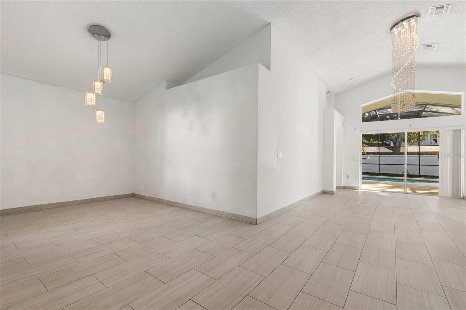 Image 8 of 33 For 2627 Oneida Loop