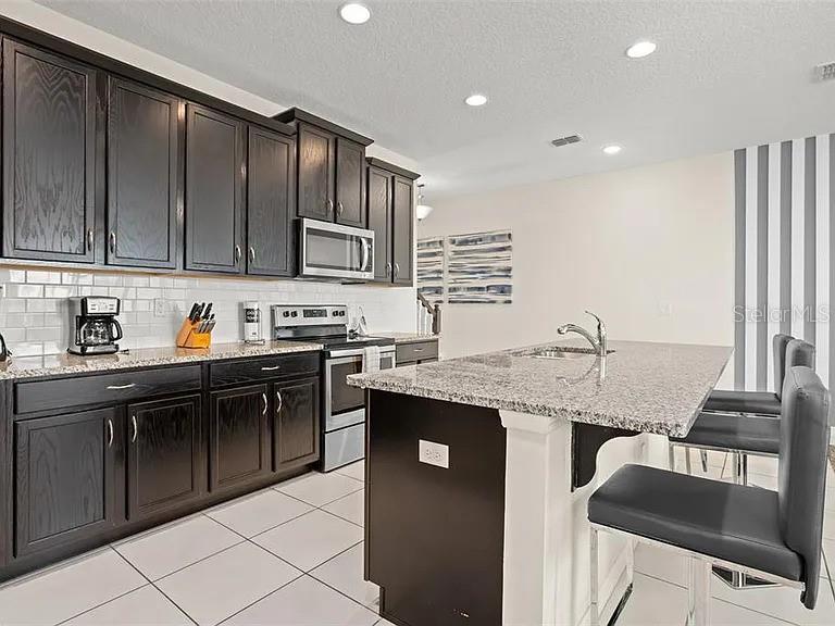 Image 10 of 45 For 1521 Carey Palm Circle