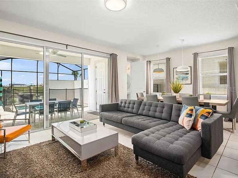 Image 14 of 45 For 1521 Carey Palm Circle