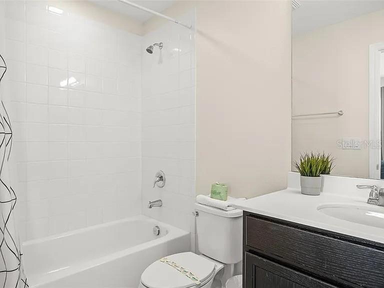 Image 21 of 45 For 1521 Carey Palm Circle