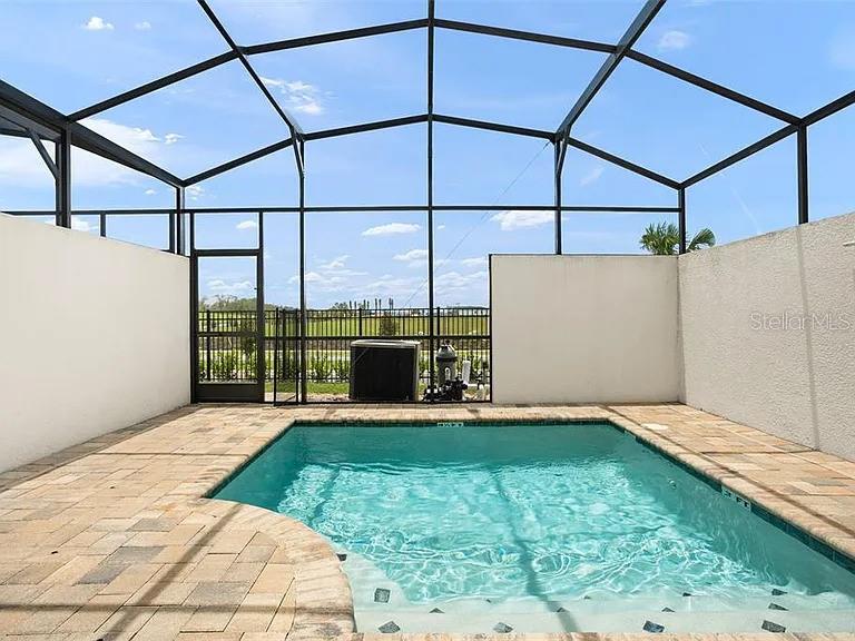 Image 30 of 45 For 1521 Carey Palm Circle