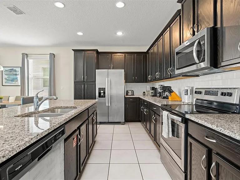 Image 8 of 45 For 1521 Carey Palm Circle