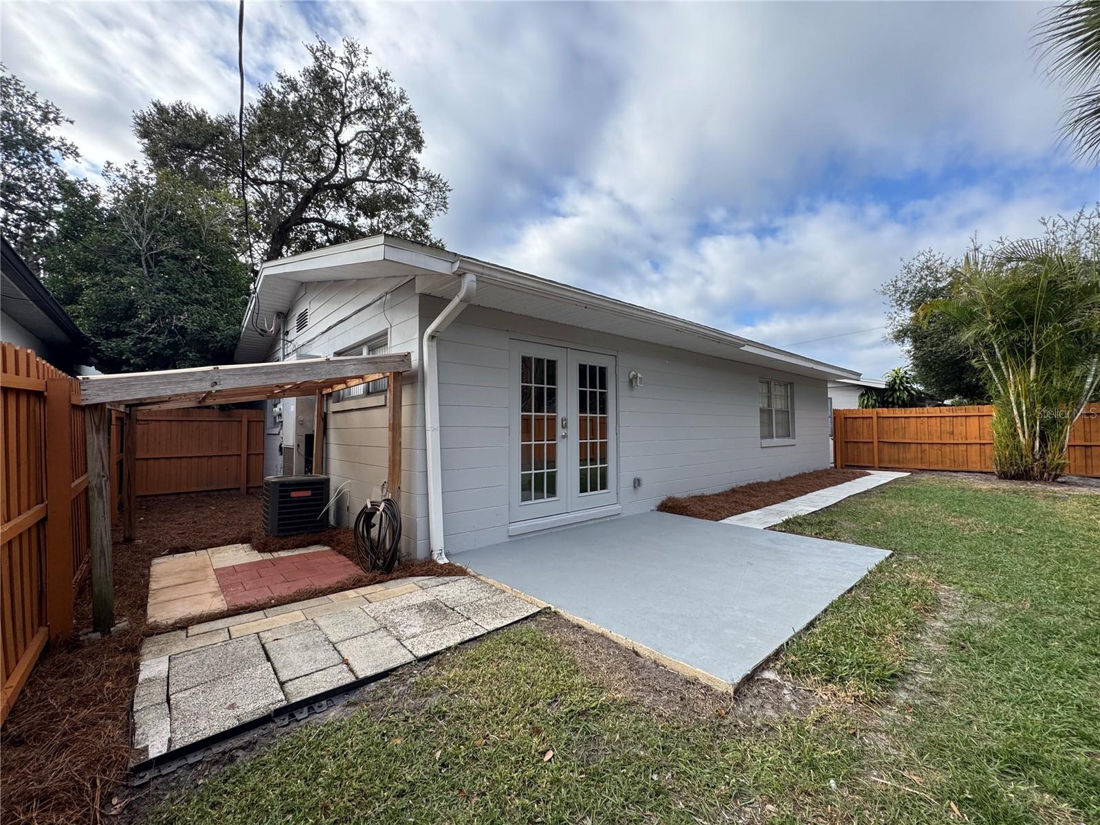 Image 4 of 32 For 623 Rugby Street