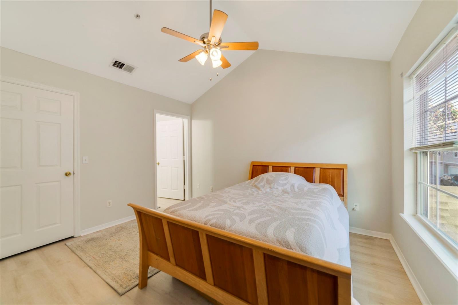 Image 8 of 12 For 3304 Westchester Square Boulevard 205