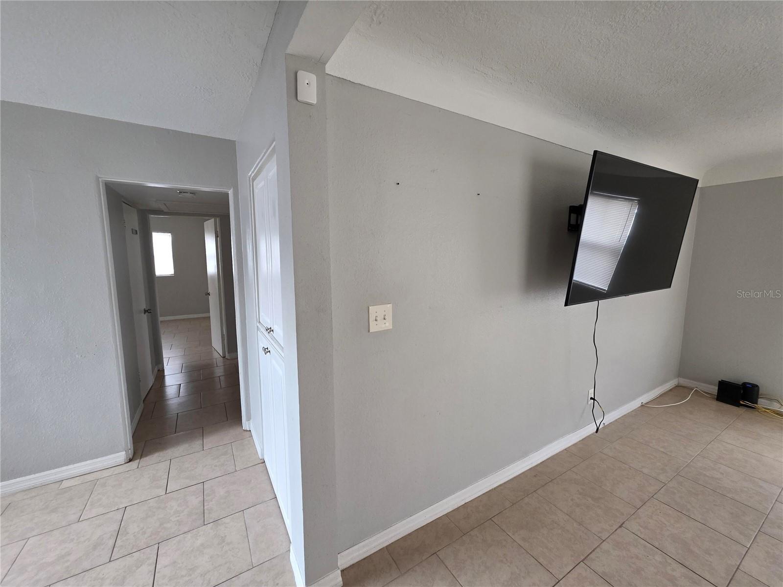 Image 4 of 15 For 2728 39th Avenue N