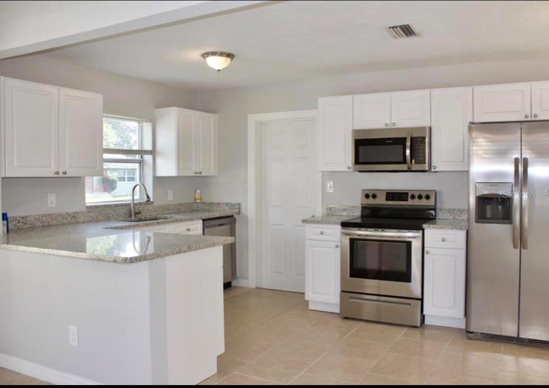 Image 8 of 15 For 2728 39th Avenue N