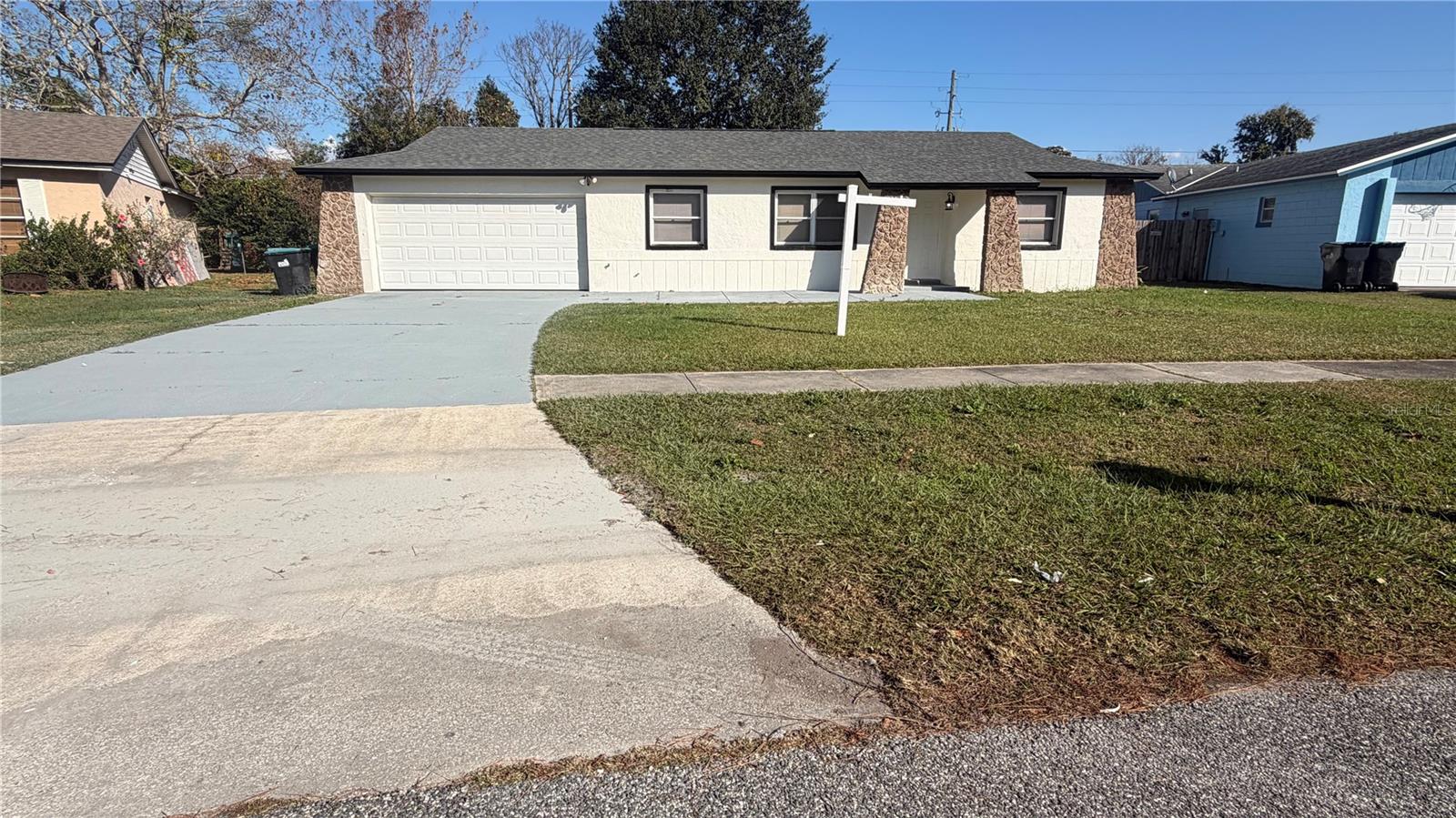 Image 2 of 10 For 8365 Mattituck Circle