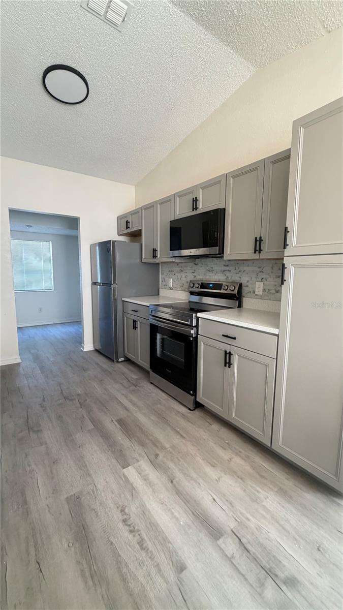 Image 4 of 10 For 8365 Mattituck Circle