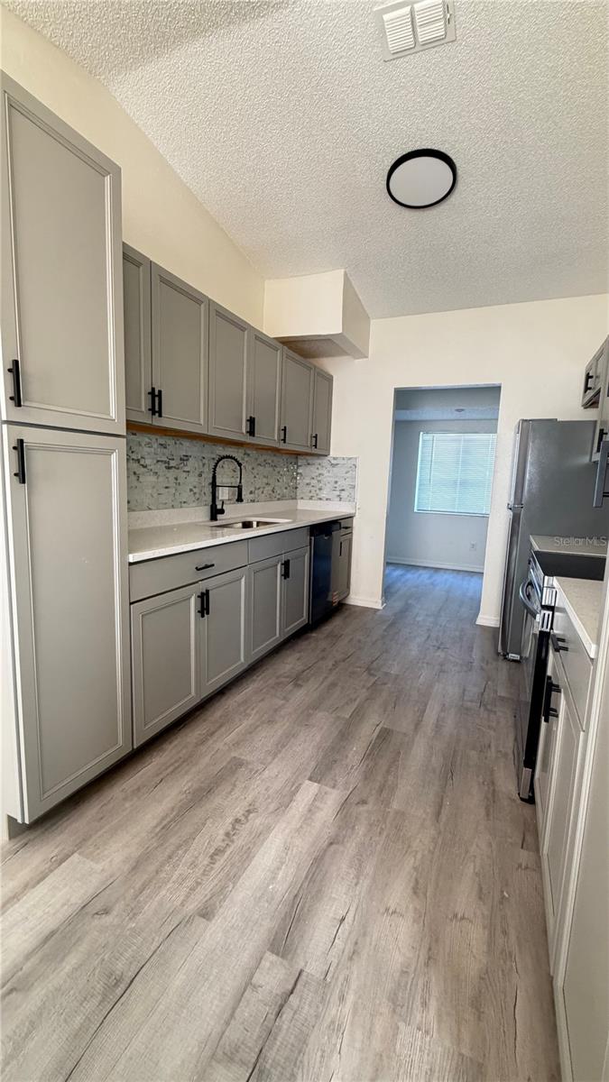 Image 5 of 10 For 8365 Mattituck Circle