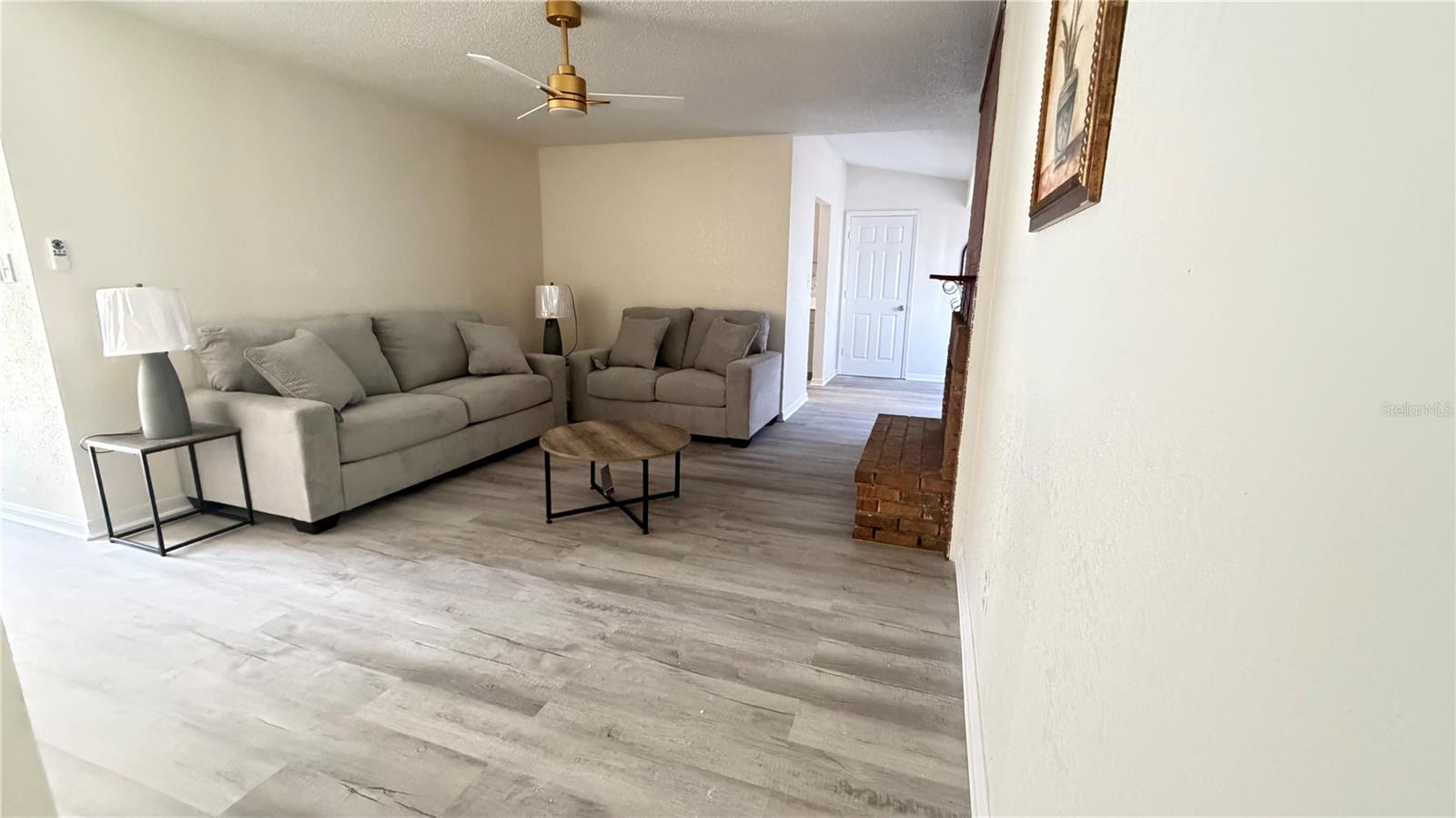 Image 6 of 10 For 8365 Mattituck Circle