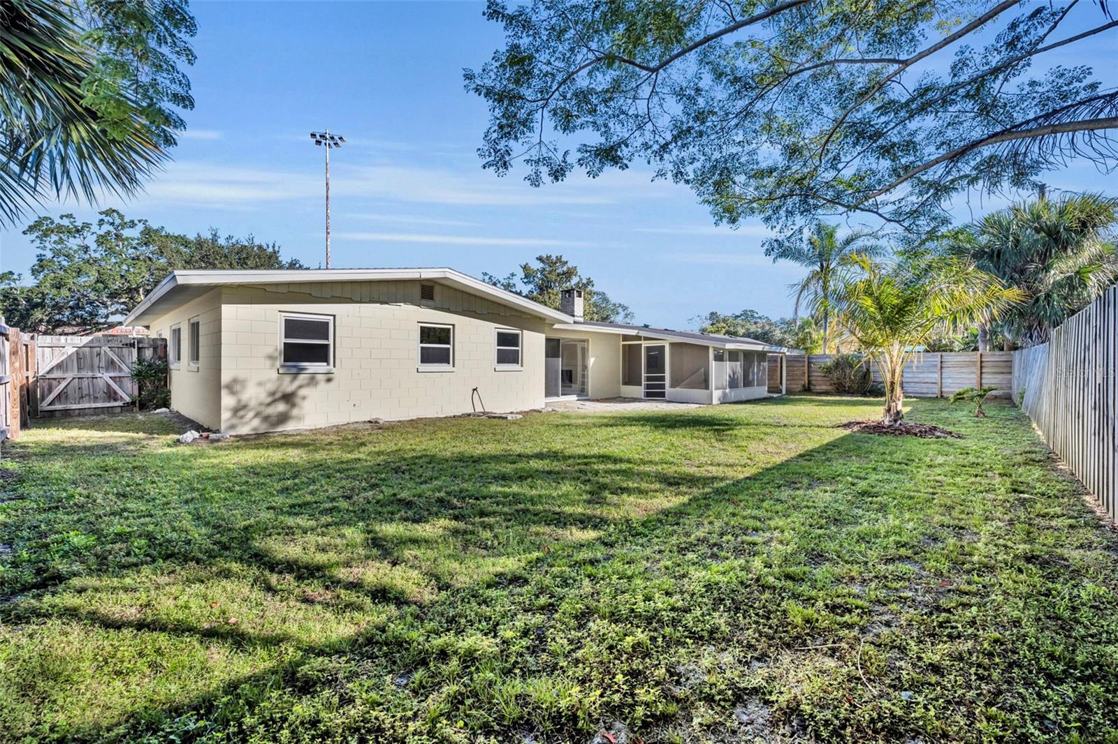 Image 26 of 31 For 2350 Cady Way