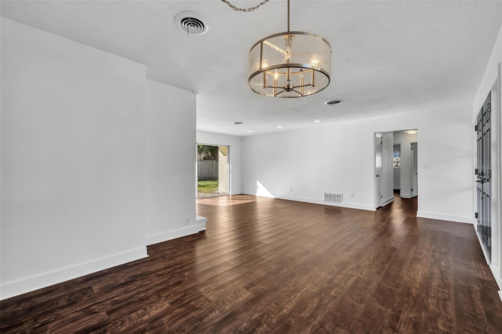 Image 5 of 31 For 2350 Cady Way