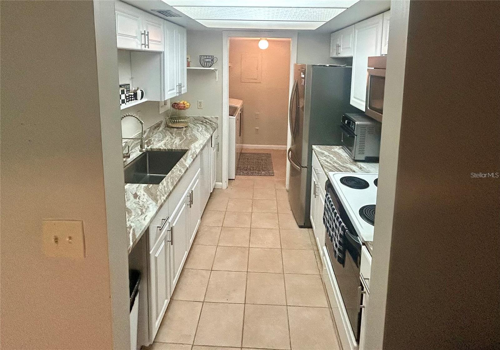 Image 6 of 10 For 5137 Eaglesmere Drive E05