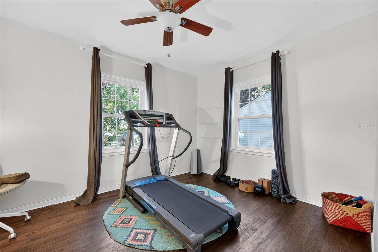 Image 18 of 33 For 1209 Crenshaw Street