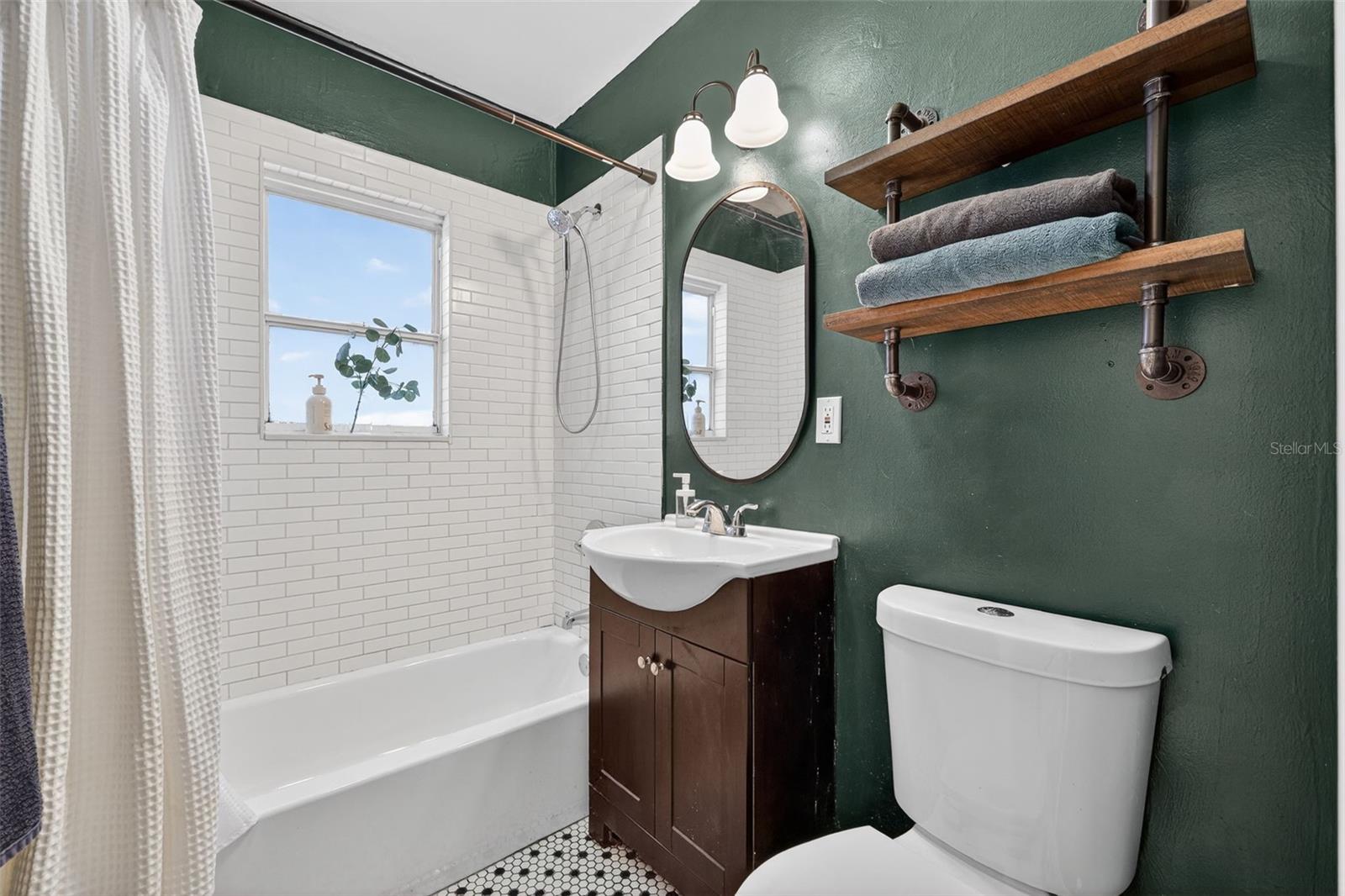 Image 19 of 33 For 1209 Crenshaw Street