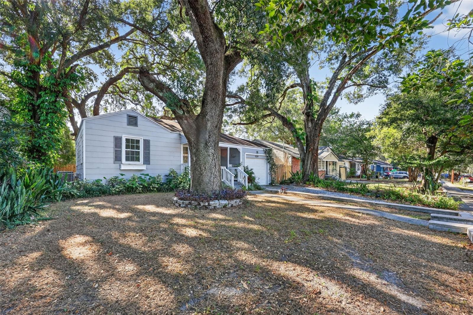 Image 4 of 33 For 1209 Crenshaw Street