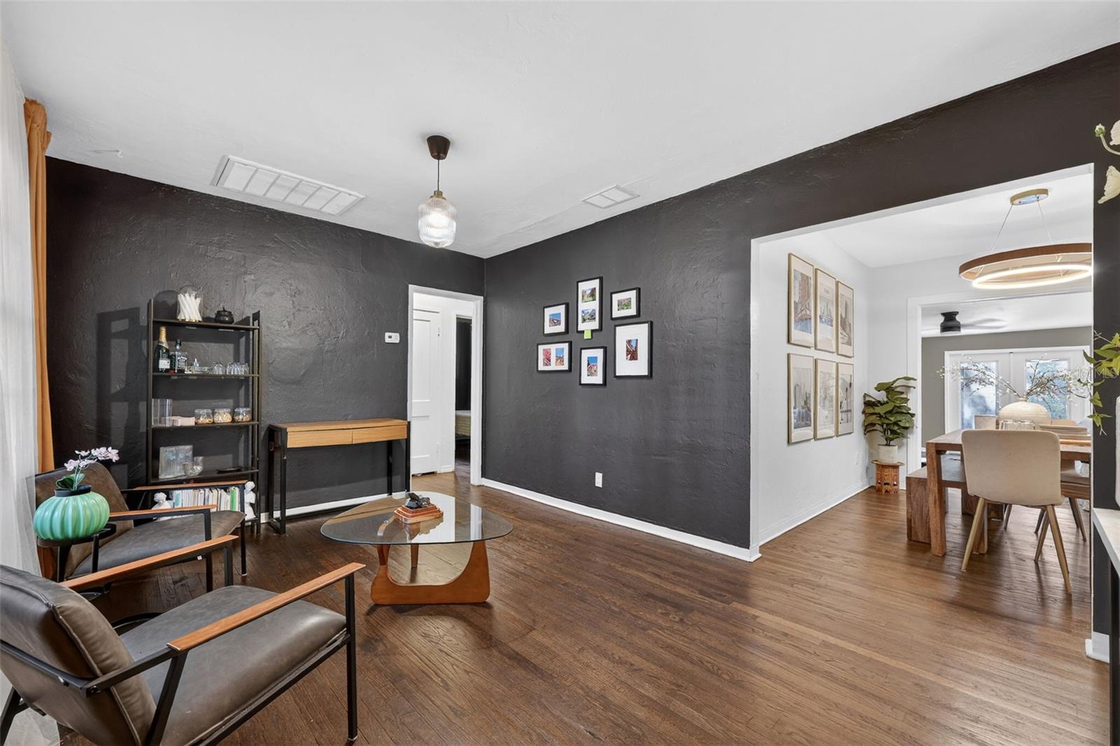 Image 6 of 33 For 1209 Crenshaw Street