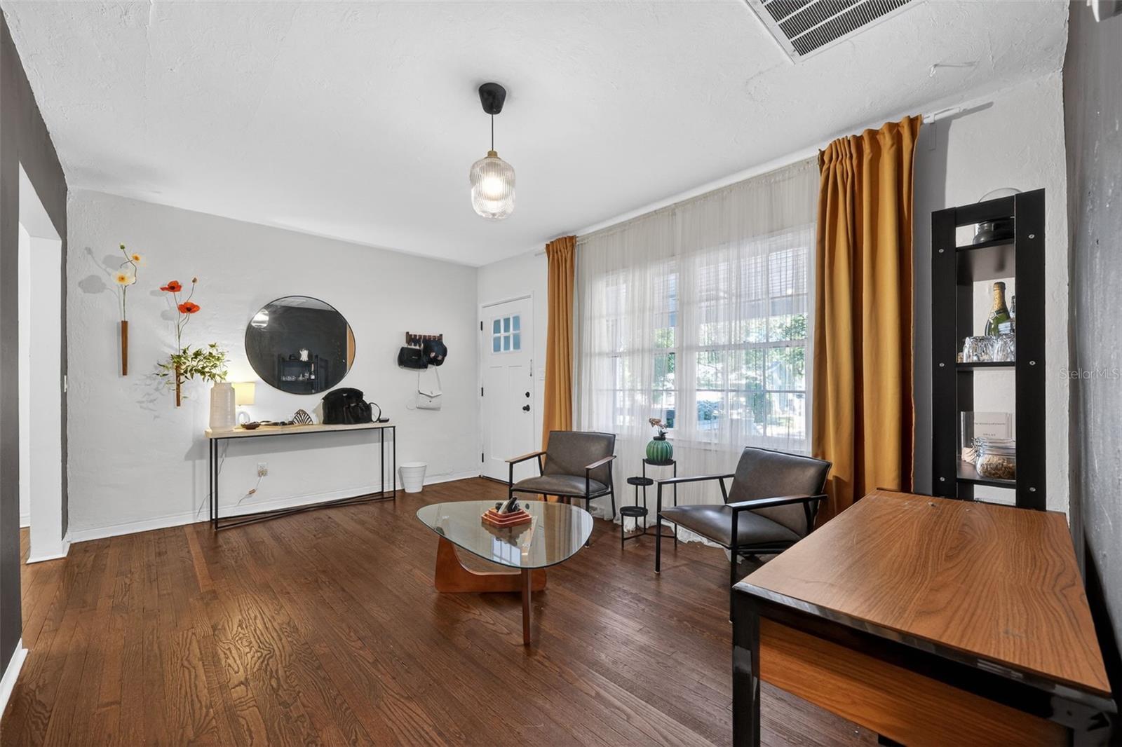 Image 7 of 33 For 1209 Crenshaw Street