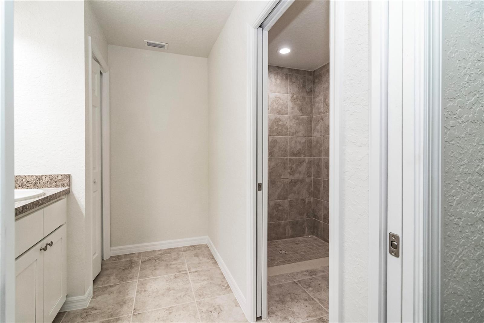 Image 17 of 35 For 61 Larch Run