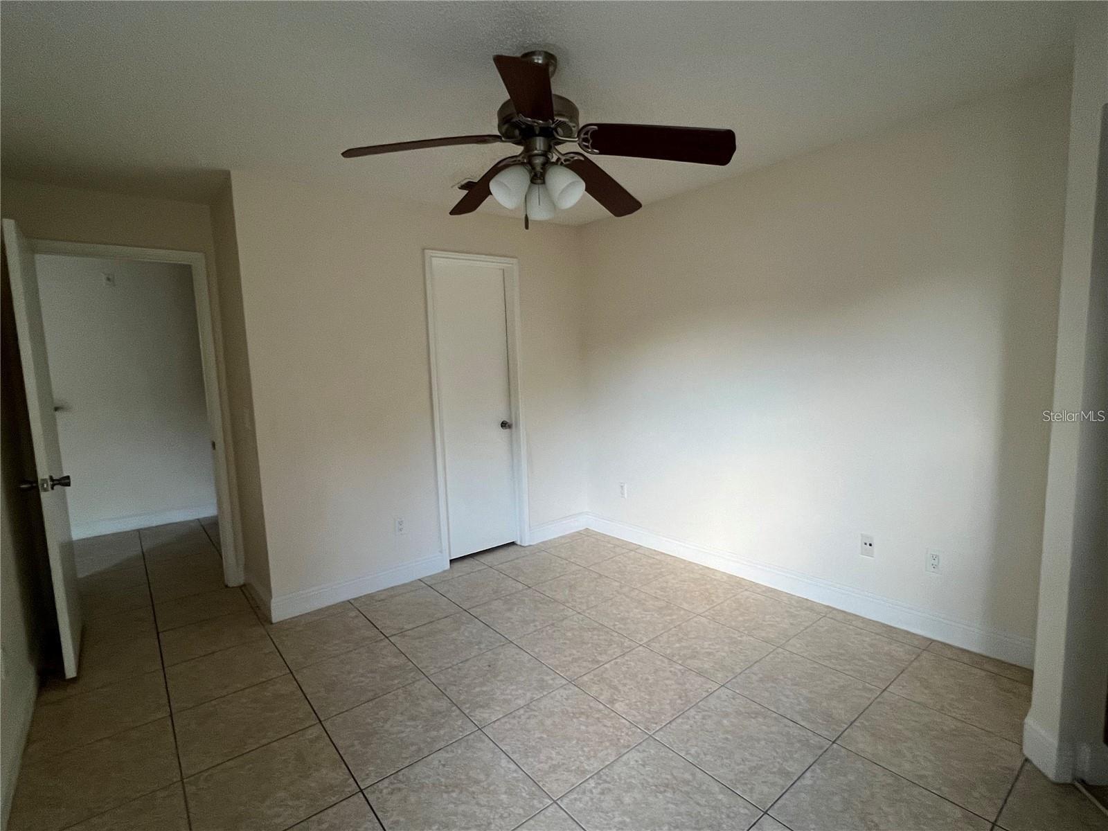 Image 6 of 31 For 2504 Grassy Point Drive 202