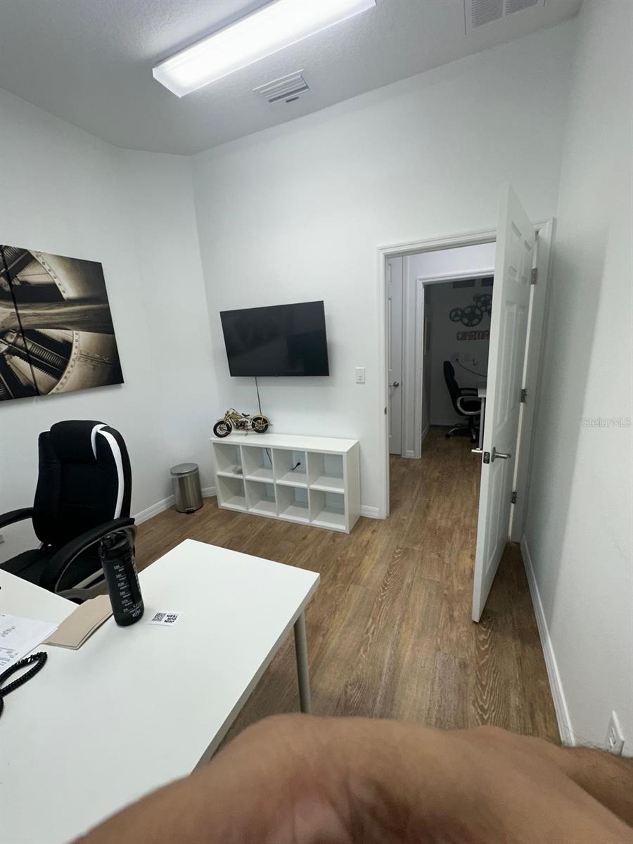 Image 20 of 28 For 4373 Hunters Park Lane B