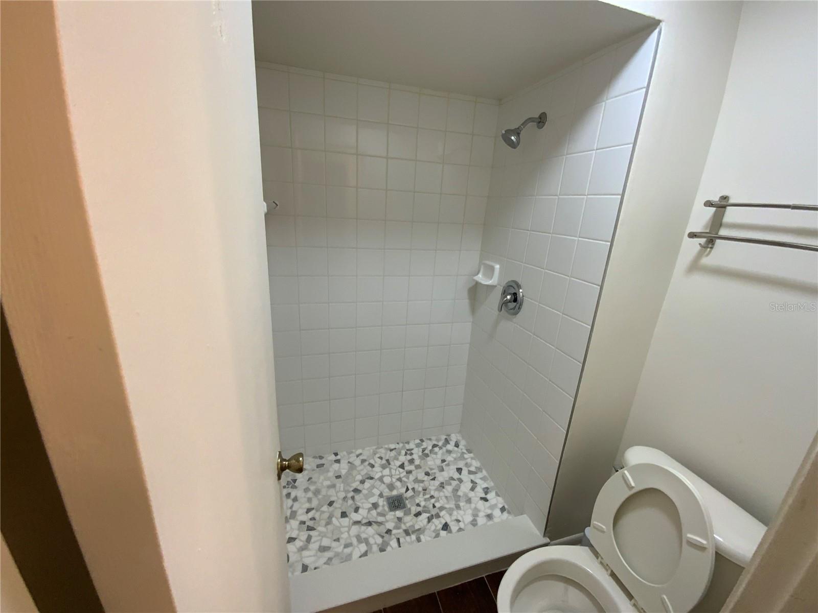 Image 25 of 41 For 6132 Sandcrest Circle