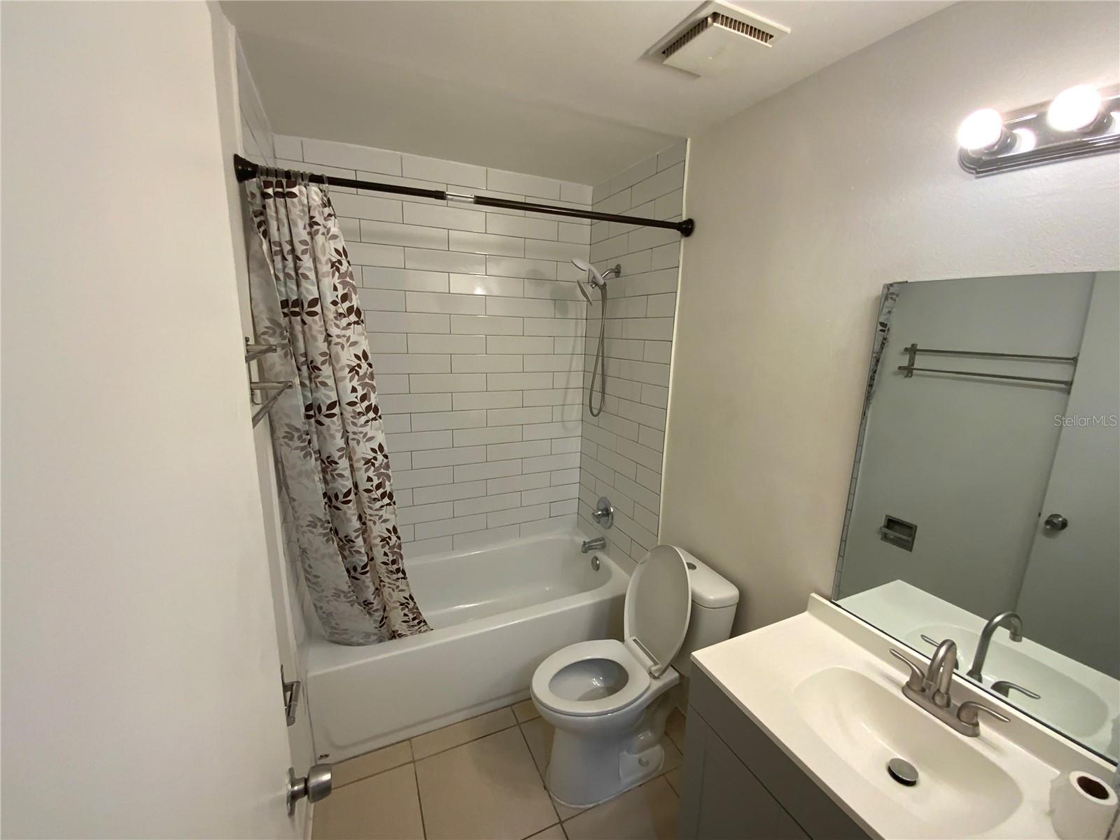 Image 27 of 41 For 6132 Sandcrest Circle