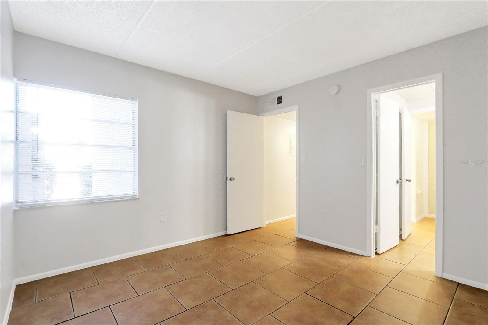 Image 14 of 18 For 1902 Honour Road 11