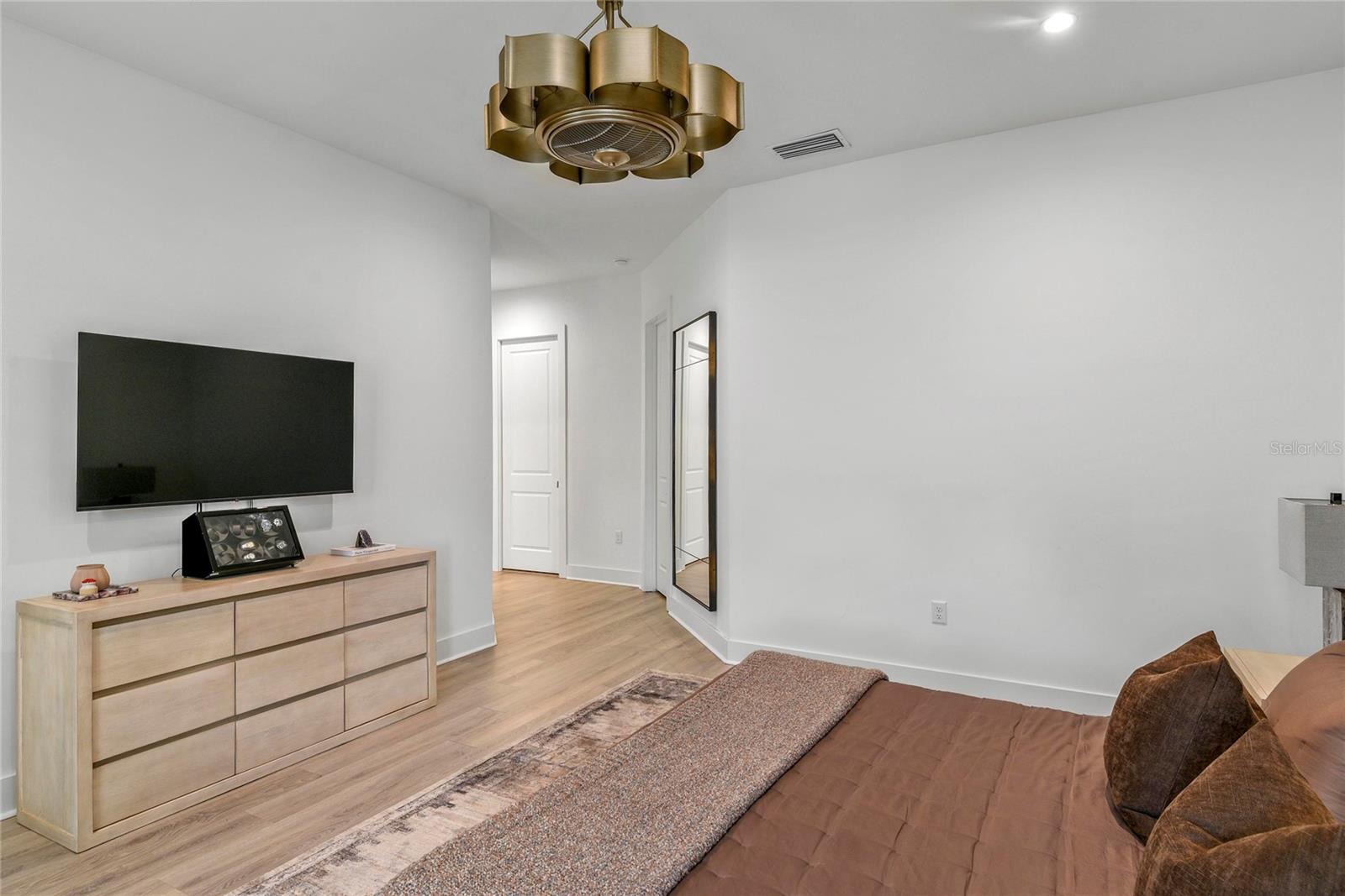 Image 20 of 45 For 503 Canton Avenue