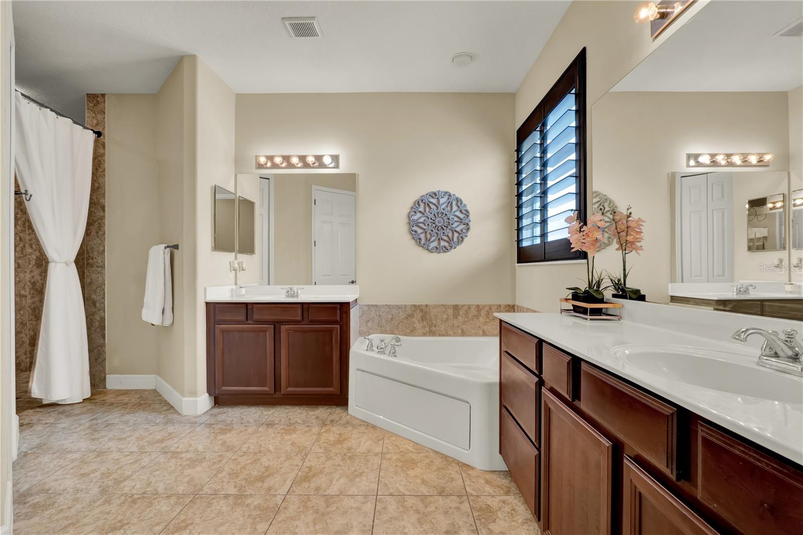 Image 24 of 53 For 955 Holly Springs Terrace