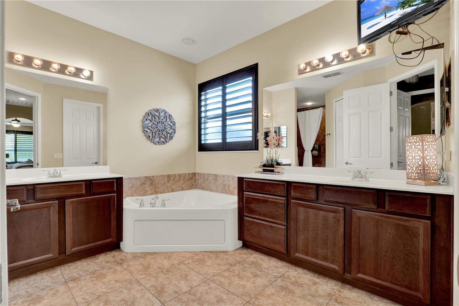 Image 26 of 53 For 955 Holly Springs Terrace