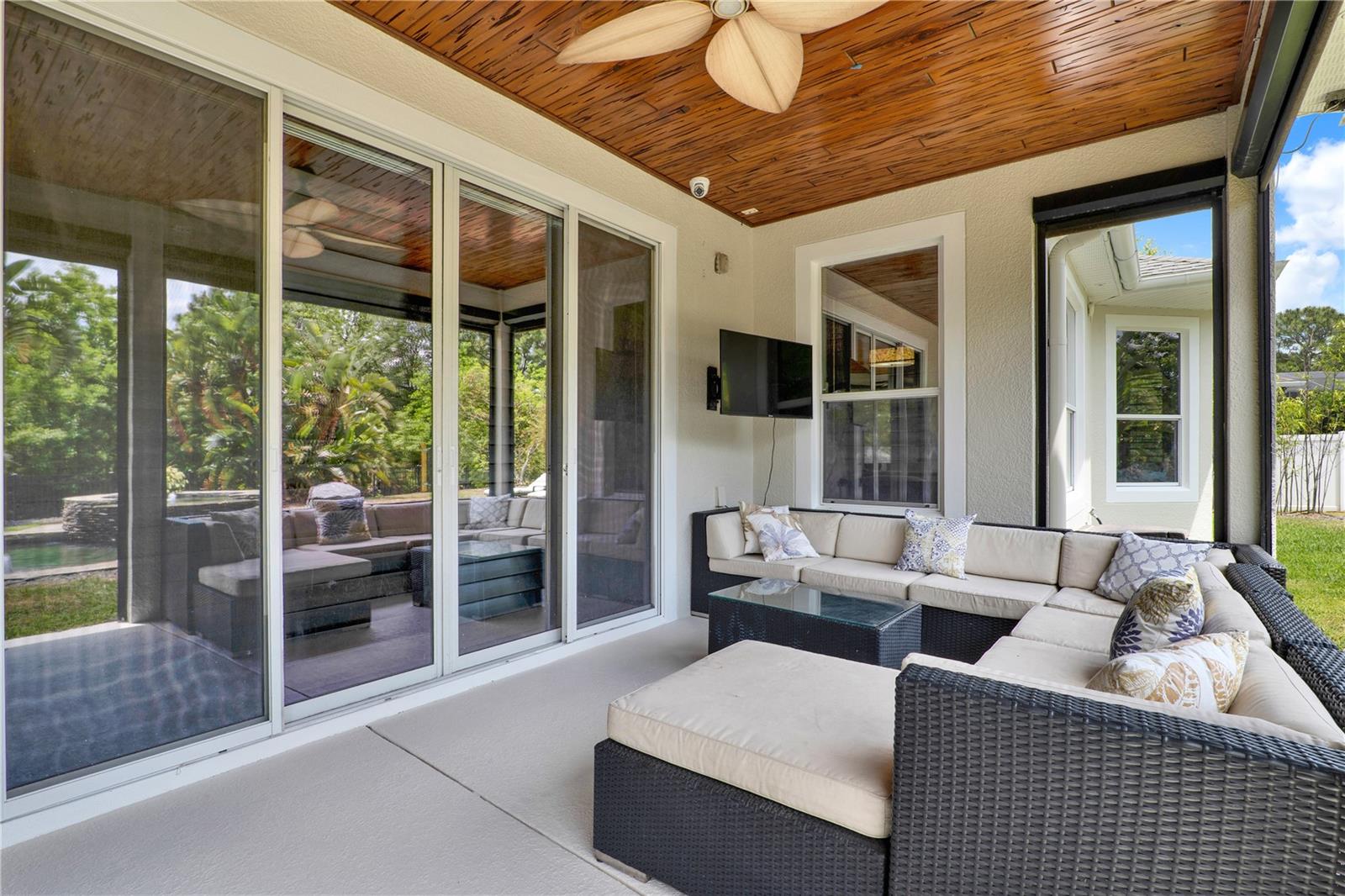 Image 27 of 53 For 955 Holly Springs Terrace