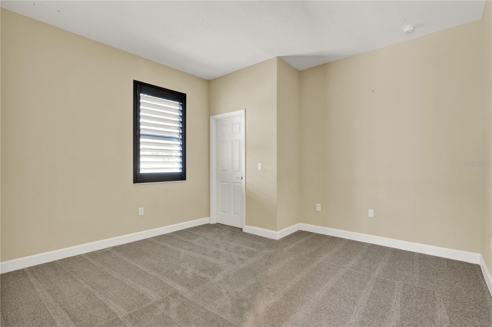 Image 29 of 53 For 955 Holly Springs Terrace