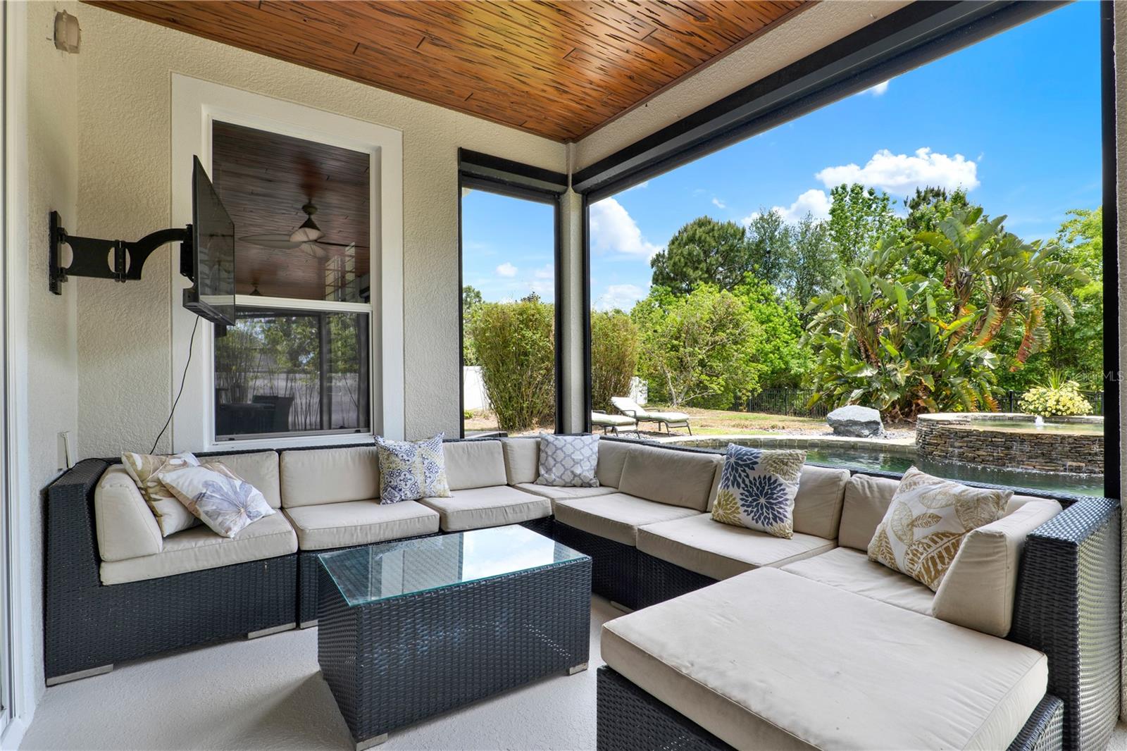 Image 41 of 53 For 955 Holly Springs Terrace