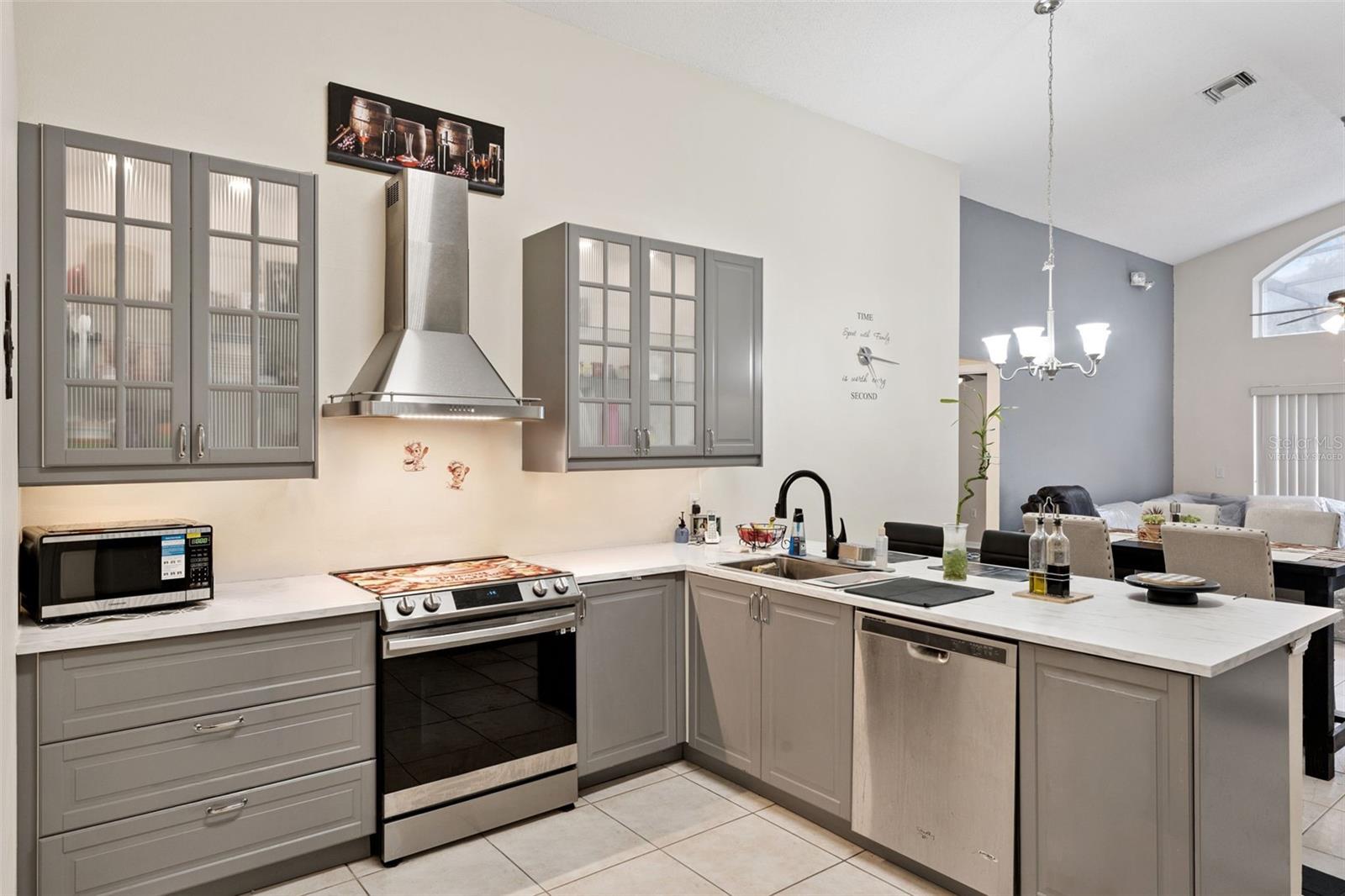 Image 13 of 52 For 1019 Lake Berkley Drive