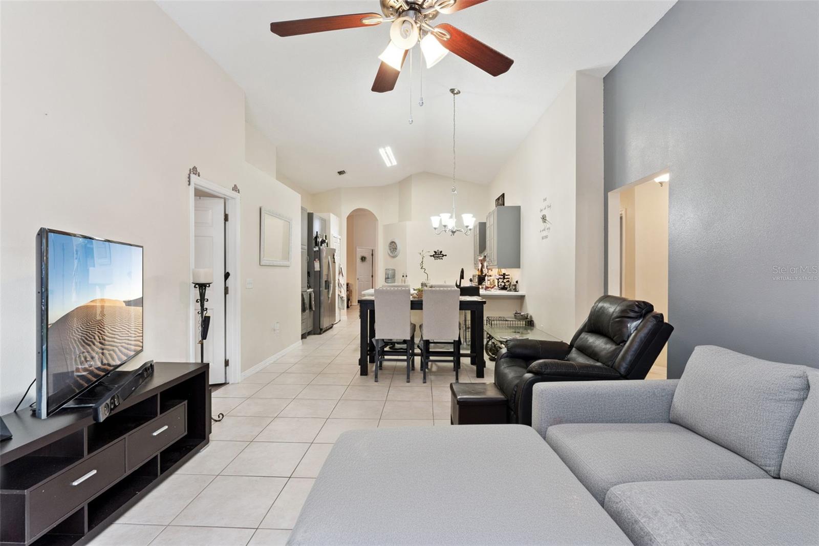 Image 8 of 52 For 1019 Lake Berkley Drive