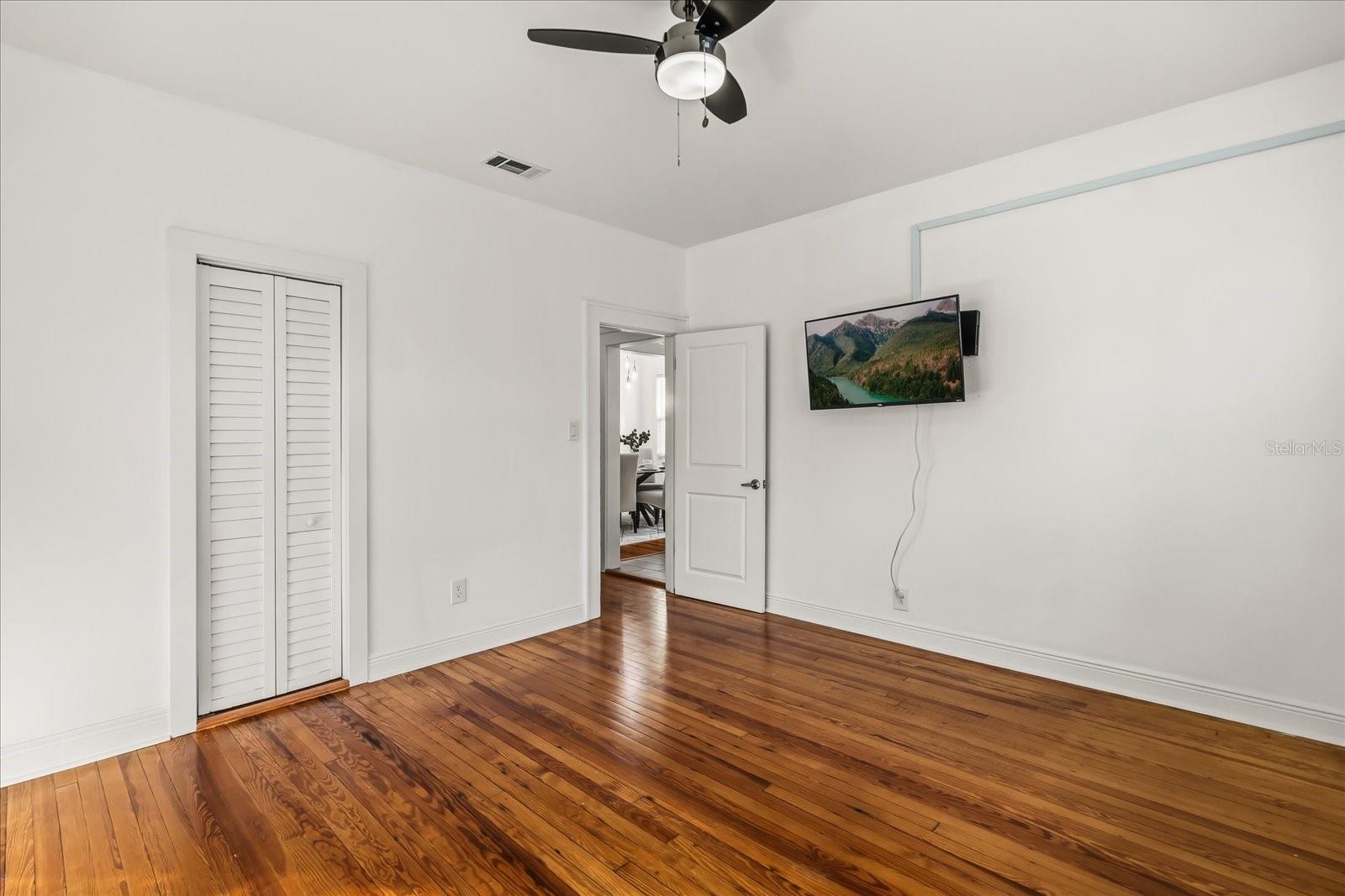 Image 12 of 33 For 520 7th Street