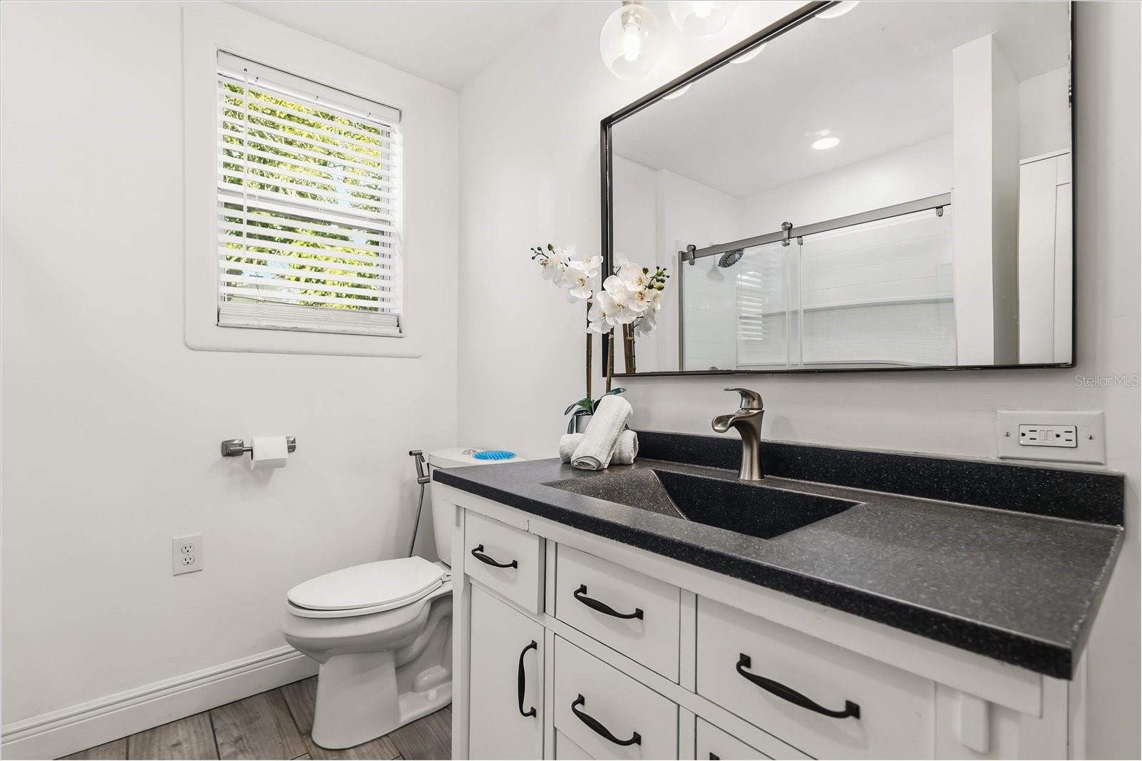 Image 14 of 33 For 520 7th Street