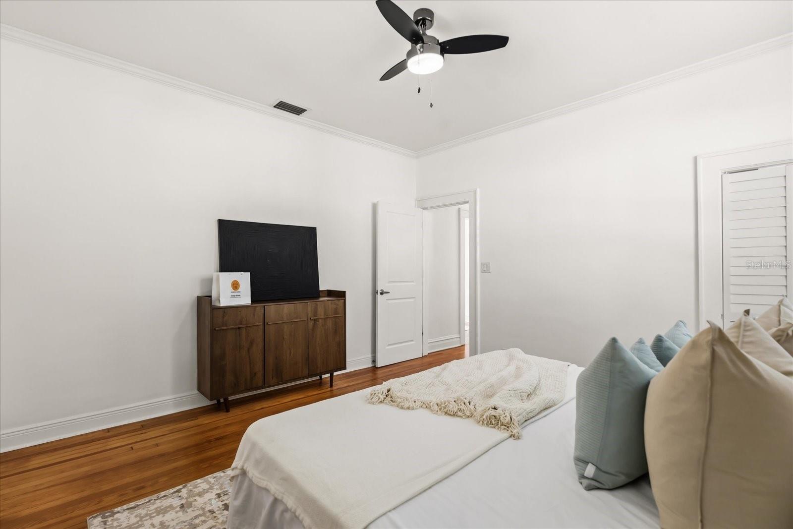 Image 17 of 33 For 520 7th Street