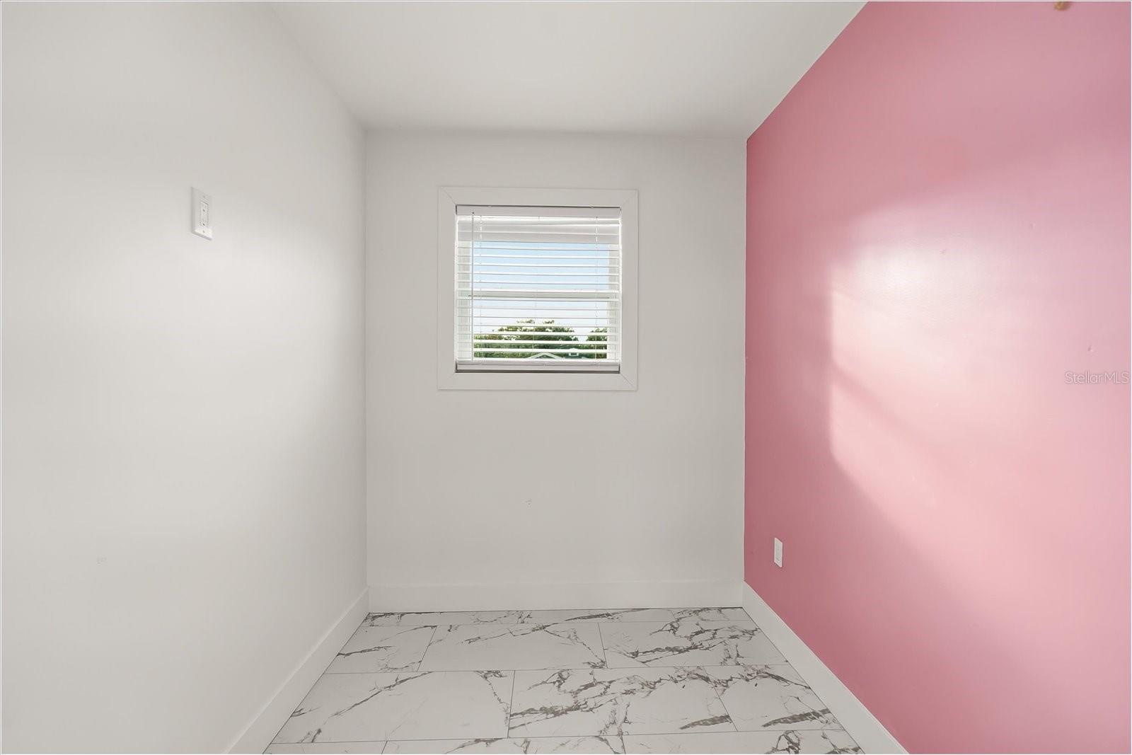 Image 21 of 33 For 520 7th Street