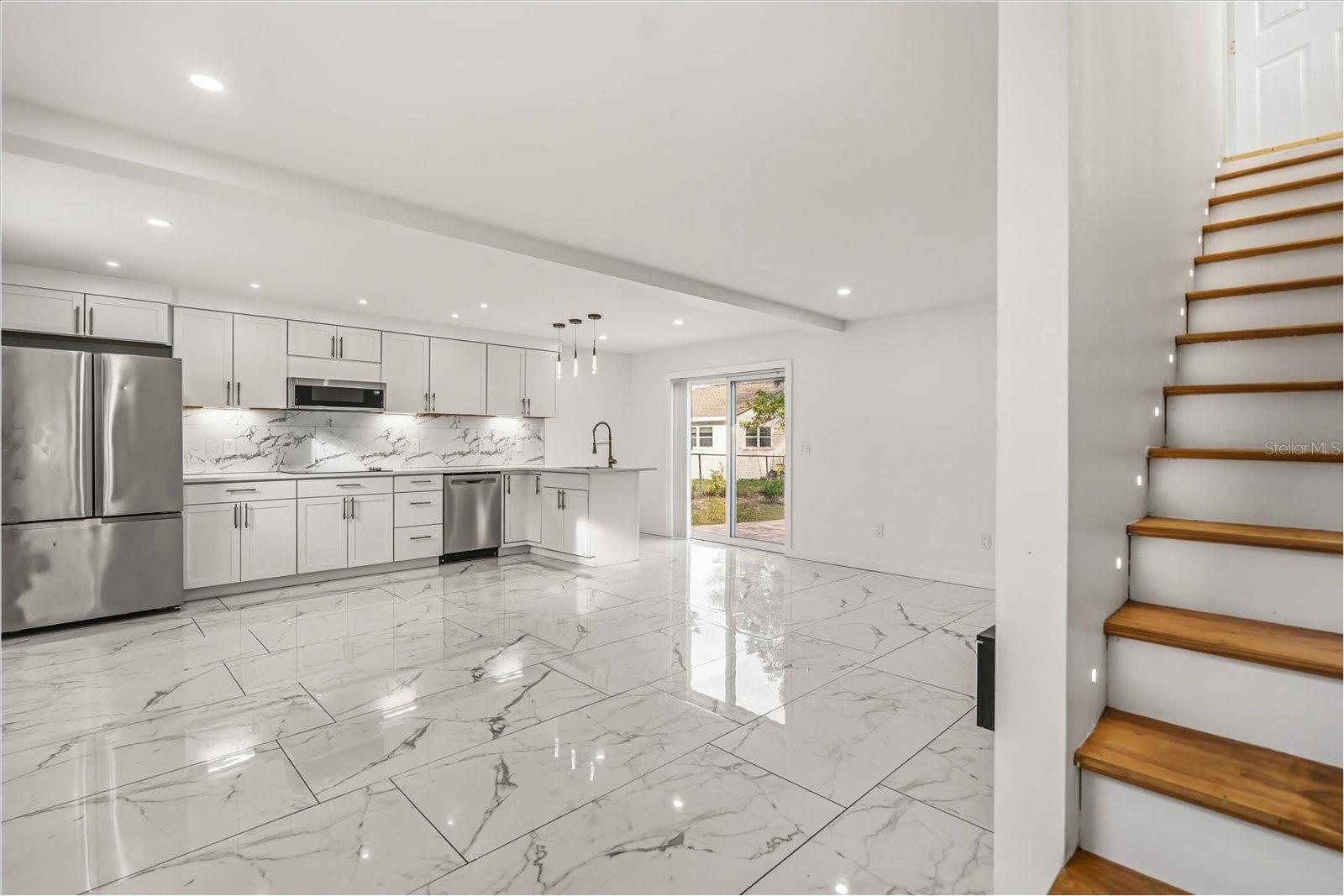 Image 4 of 33 For 520 7th Street