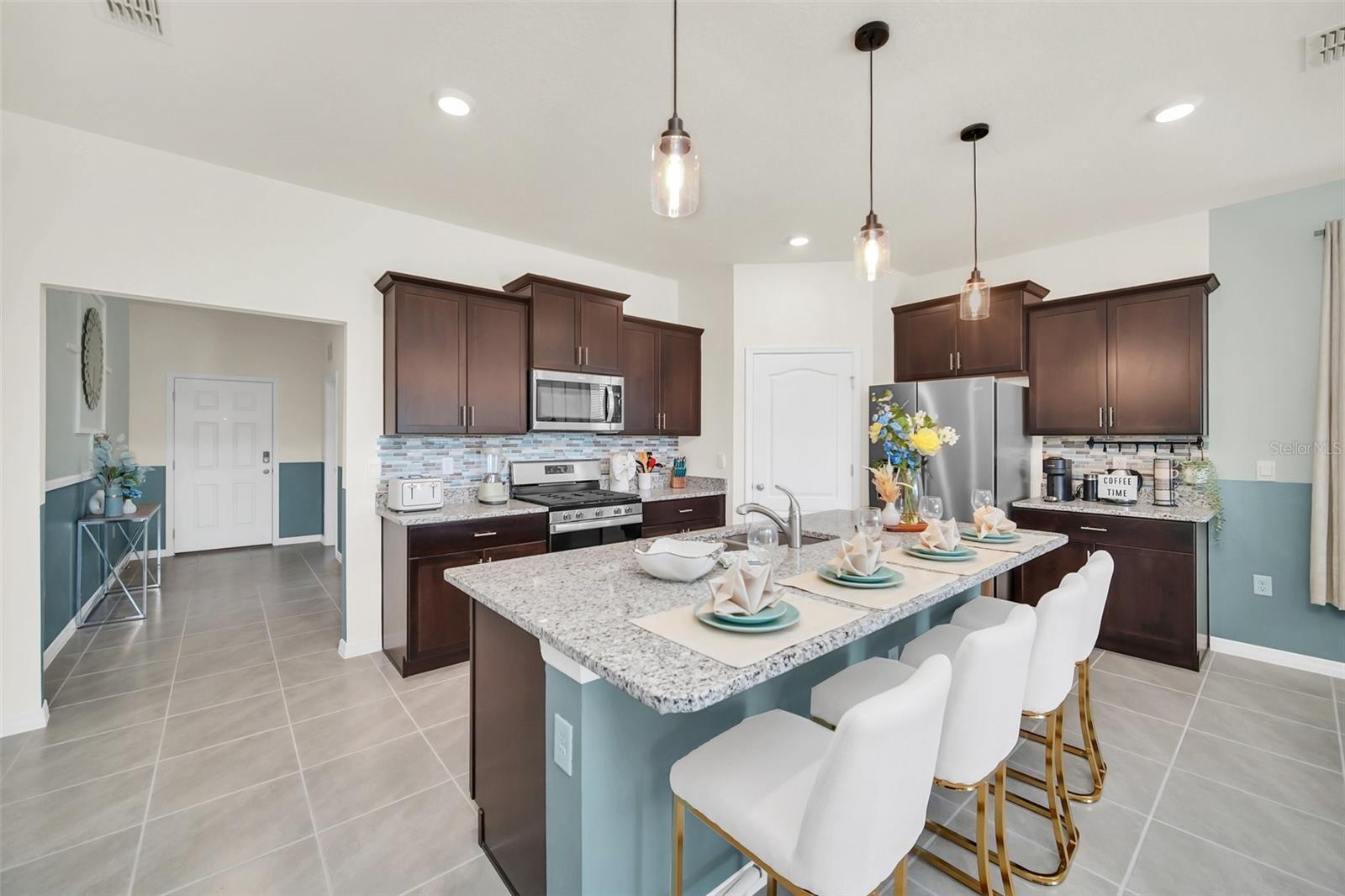 Image 11 of 65 For 7712 Oakmoss Loop