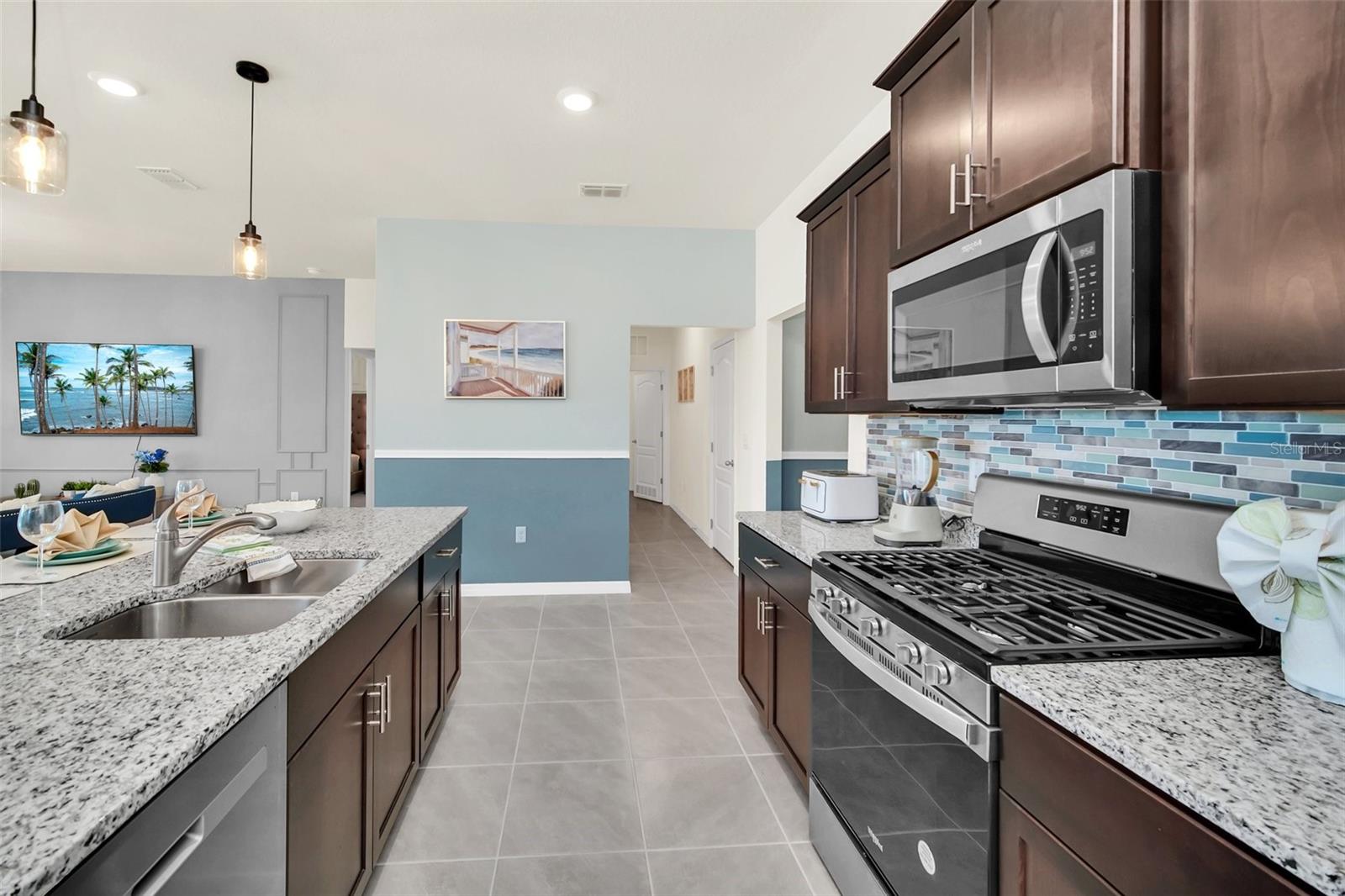 Image 14 of 65 For 7712 Oakmoss Loop