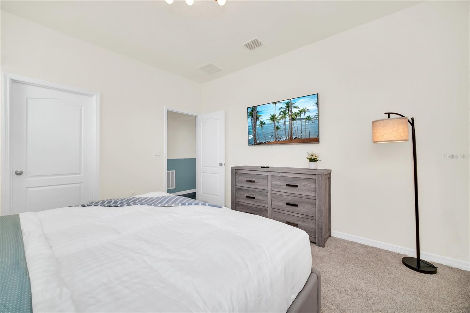 Image 25 of 65 For 7712 Oakmoss Loop