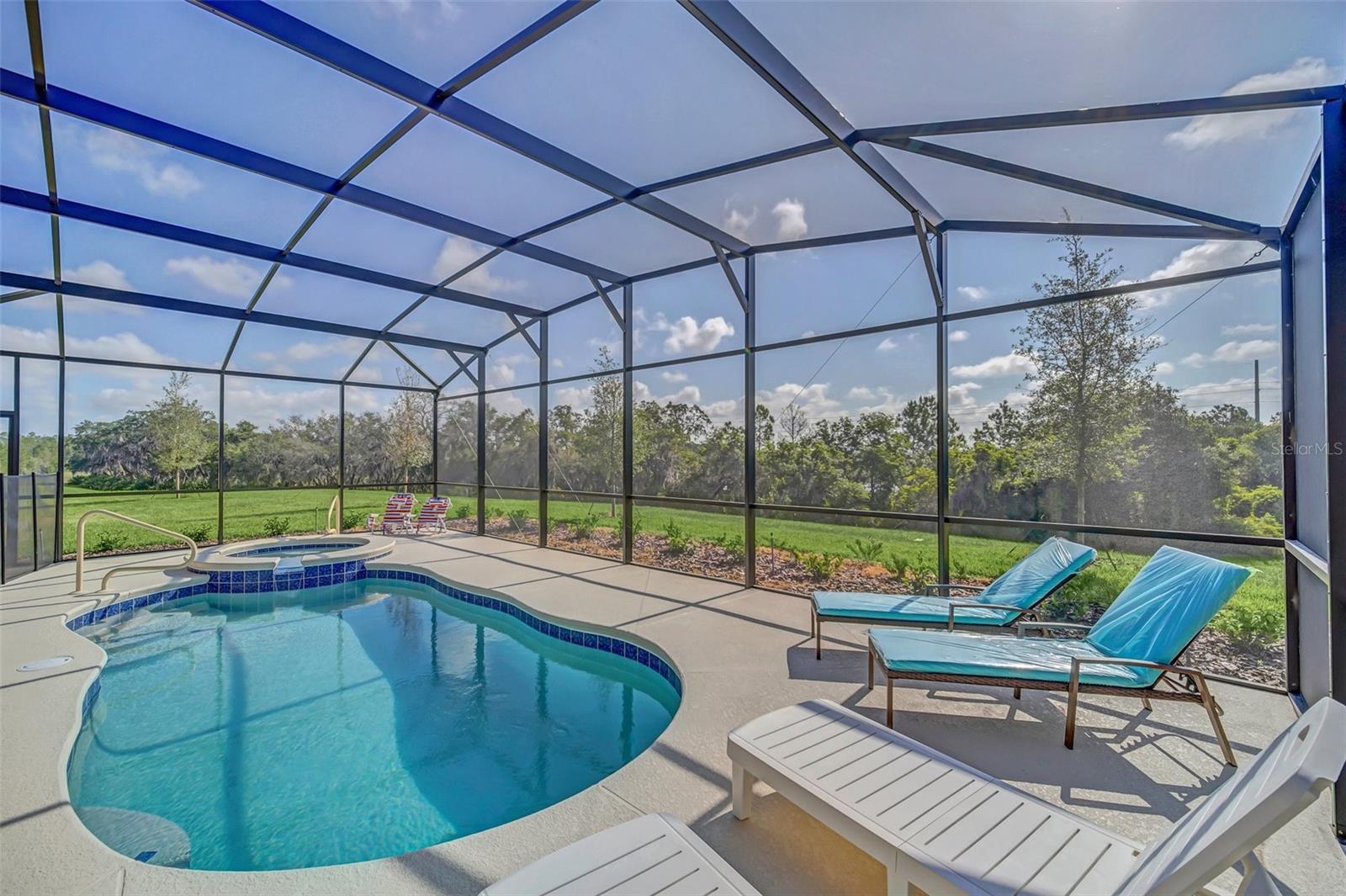 Image 4 of 65 For 7712 Oakmoss Loop