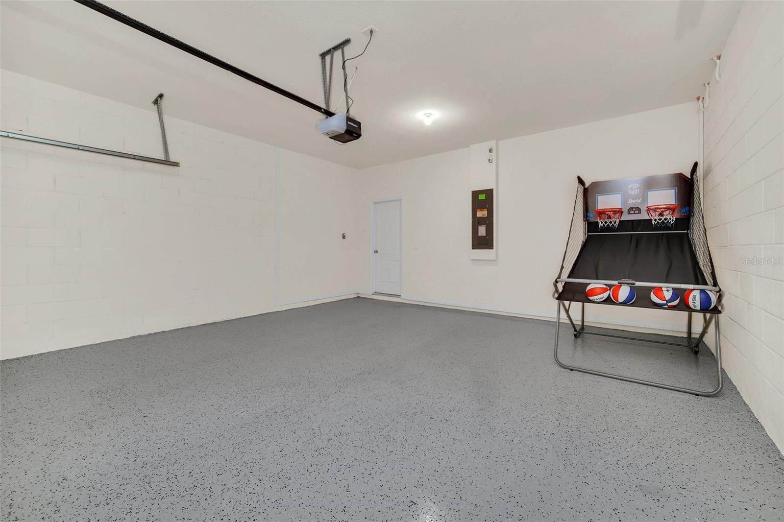 Image 49 of 65 For 7712 Oakmoss Loop