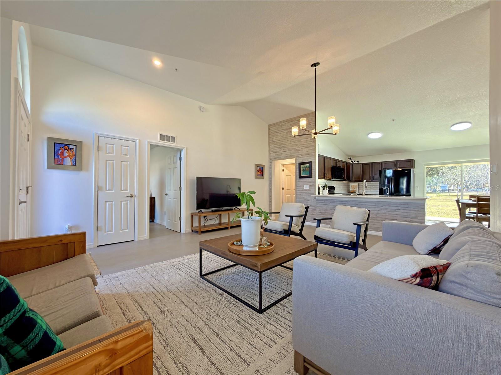 Image 7 of 31 For 13642 Citrus Farms Drive