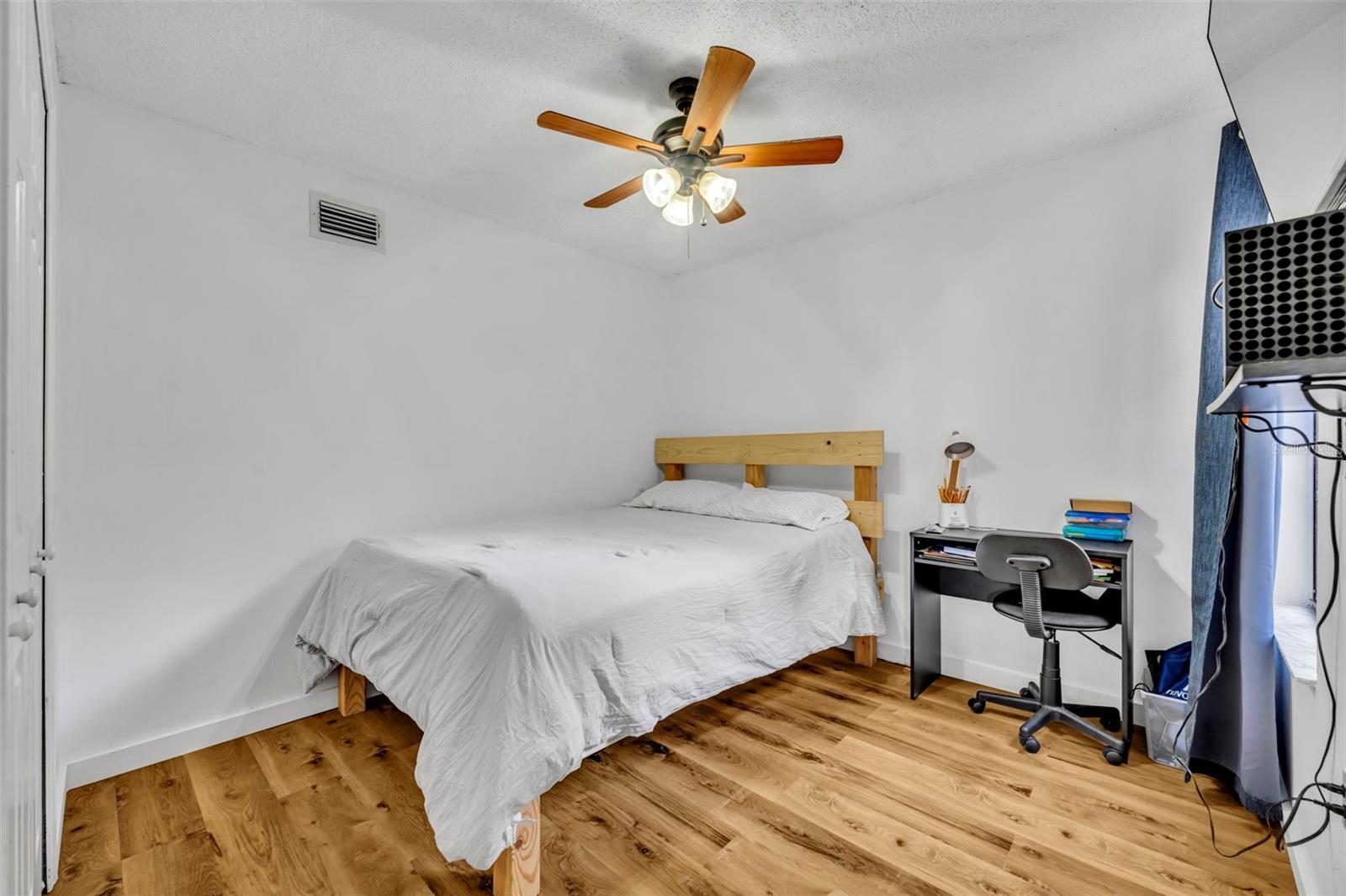 Image 14 of 24 For 1831 Summit Chase Avenue