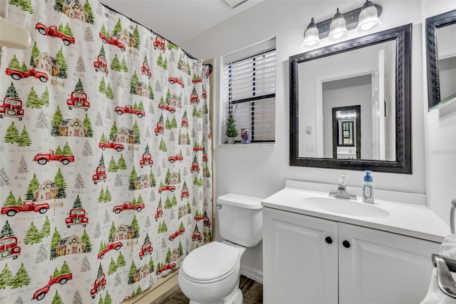 Image 16 of 24 For 1831 Summit Chase Avenue