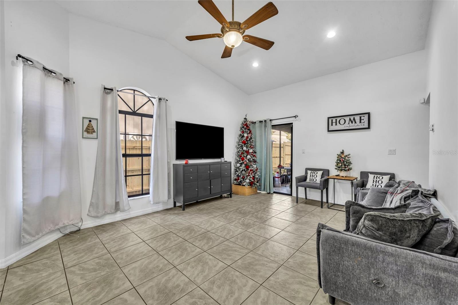 Image 4 of 24 For 1831 Summit Chase Avenue